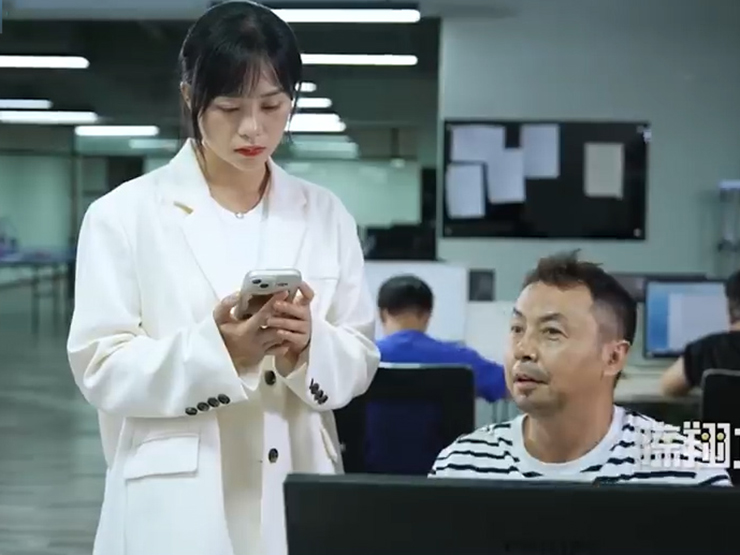 Tranh vui - Chàng trai "ảo tưởng" sếp nữ thích mình và cái kết... mất việc