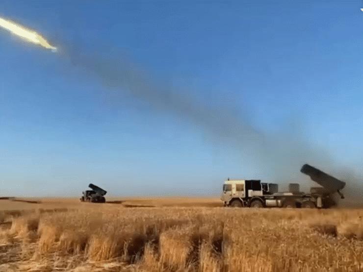 Media - Sức mạnh pháo phóng loạt "ma cà rồng" Ukraine sử dụng