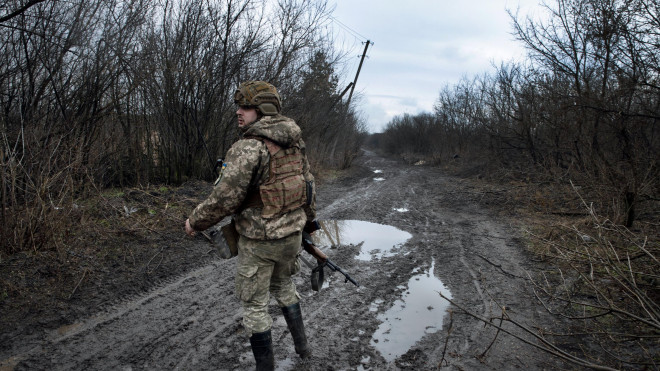 "Ví dụ vào năm 2021, Nga muốn ký kết
thỏa thuận đảm bảo an ninh chung cho châu Âu. Điện Kremlin thậm chí
còn đề xuất những bước đi cụ thể. Tuy nhiên Mỹ và các đồng minh đã
phớt lờ nỗ lực của Nga”, người đối thoại của tờ PE nhấn mạnh.