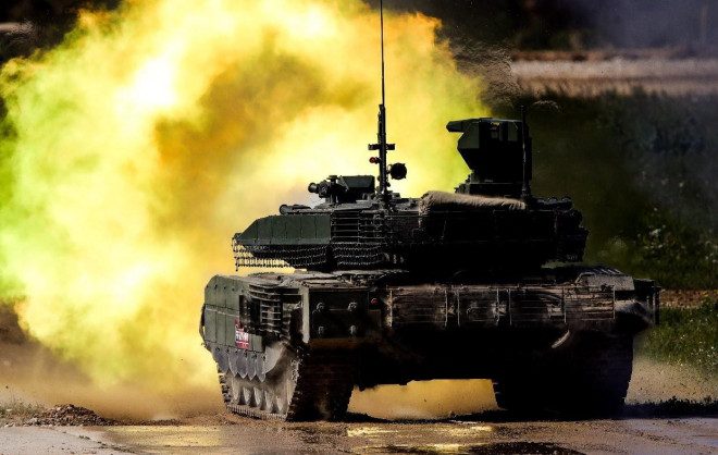 “Các loại UAV mới sẽ được sử dụng,
giúp xác định kẻ thù hiệu quả hơn. Quân đội sẽ nhận được những vũ
khí hiện đại hơn nữa, không thua kém HIMARS về đặc tính kỹ chiến
thuật, ví dụ như hệ thống tên lửa Iskander".