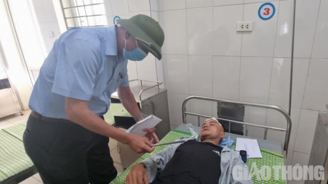 Lãnh đạo Cục QLĐB II đã đến hiện trường chỉ đạo, xử lý vụ việc và thăm hỏi động viên các nạn nhân