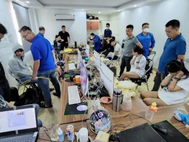 Pháp luật - Cô gái 9X ở TP HCM điều hành thu hồi nợ trong đường dây "tín dụng đen" 1.802 tỉ đồng