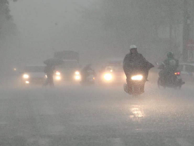 Tin tức trong ngày - Dự báo thời tiết ngày 21/7: Mưa lớn dồn dập trút xuống nhiều nơi trên cả nước