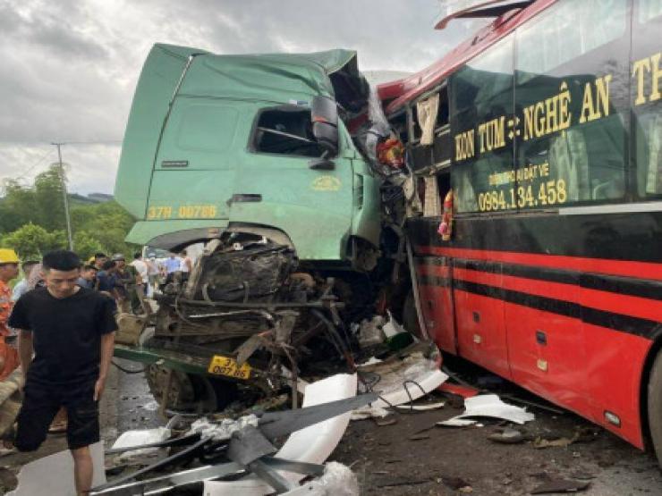 Tin tức trong ngày - Vụ TNGT nghiêm trọng ở Thanh Hoá: Xe khách không truyền dữ liệu về Tổng cục Đường bộ