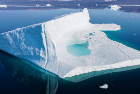 Băng ở Greenland tan nhanh, 3 ngày đủ lấp đầy 7,2 triệu hồ bơi Olympic