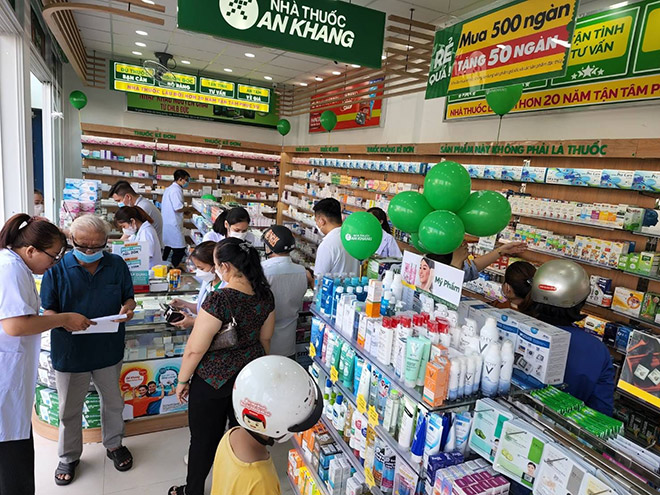 Vừa tái cấu trúc cửa hàng, An Khang cũng từng bước phát triển kênh bán hàng trực tuyến để khách hàng dễ dàng tìm kiếm và đặt mua sản phẩm online