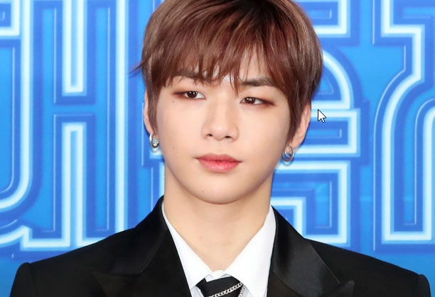 Nam ca sĩ Kang Daniel.