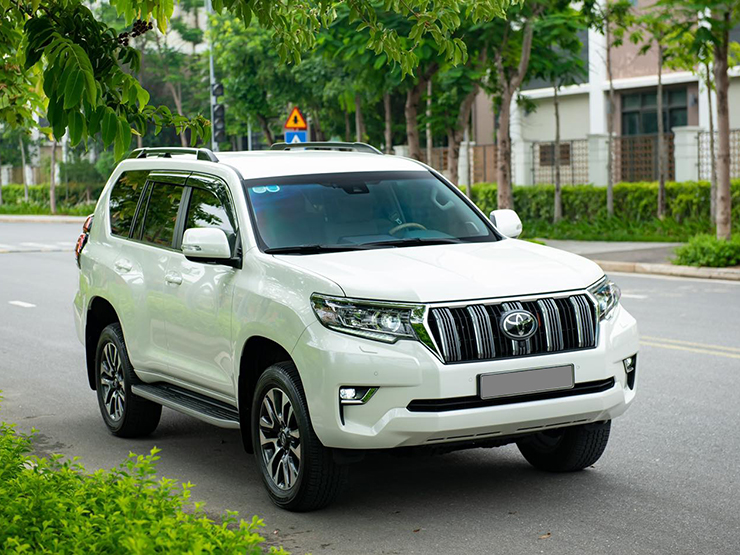 Tin tức ô tô - Toyota Land Cruiser Prado VX 2022 chạy siêu lướt được rao bán giá "hấp dẫn"