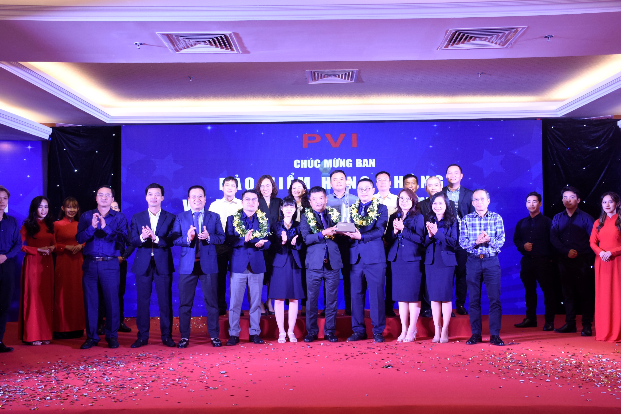 Bảo hiểm PVI tôn vinh các tập thể, cá nhân xuất sấc 6 tháng đầu năm 2022