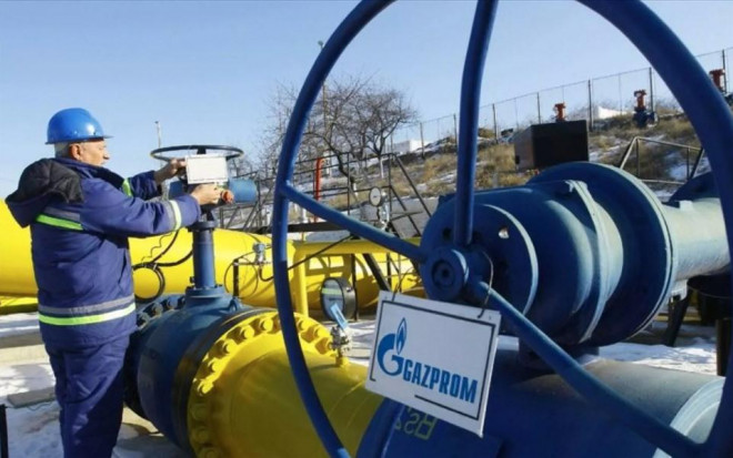 Khi Nga giảm nguồn cung cấp qua đường
ống do một turbine bị tịch thu với lý do hiệu lực của lệnh trừng
phạt và sau đó ngừng cung cấp khí đốt trong vài ngày với lý do tiến
hành bảo trì theo lịch trình, Liên minh châu Âu đã rơi vào tình
trạng hoảng loạn.