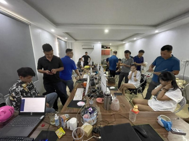 Một số hình ảnh trong quá trình phá án.
