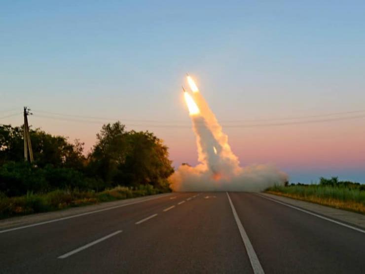 Thế giới - Nga - Ukraine "ăn miếng trả miếng" bằng vũ khí tầm xa