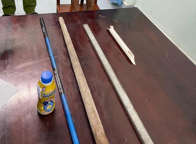 Bé trai 6 tuổi bị cha ruột hành hạ, đánh đập dã man - 3