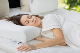 Sức khỏe đời sống - Đừng mang 5 thói quen xấu này đi ngủ nếu không muốn bệnh tật quấn thân