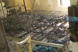 Kinh doanh - Cất "núi tiền" tiết kiệm dưới ga giường để ngủ ngon, nam thanh niên "trắng tay" trong nháy mắt