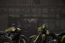 Hai chiếc xe này được cho là hiện thân của lực lượng vũ trang Hoa Kỳ,...