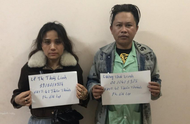 Hai trong tám người gây rối bị tạm giữ. Ảnh: CT