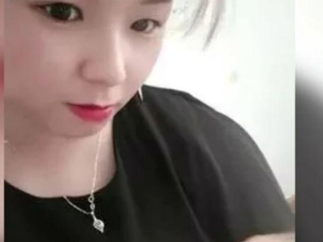 Phi thường - kỳ quặc - Người phụ nữ Trung Quốc khoe lên chức bà nội ở tuổi 36 gây tranh cãi