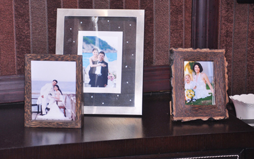 Những dấu mốc hạnh phúc được cô trưng bày rải
rác khắp ngôi nhà.
