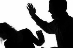 Tin tức trong ngày - Đánh vợ, người đàn ông ở Hà Tĩnh bị phạt 7,5 triệu đồng