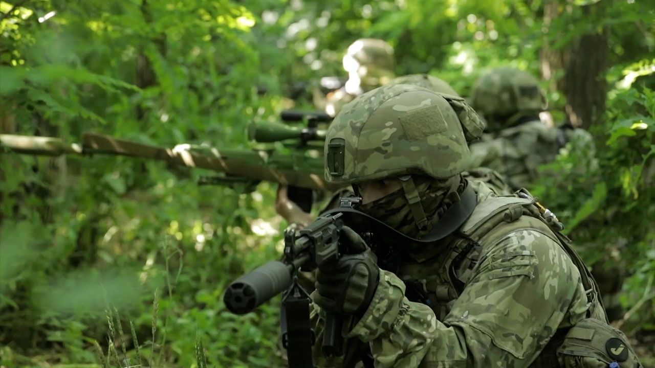 Đặc nhiệm Nga chiến đấu ở miền đông Ukraine.