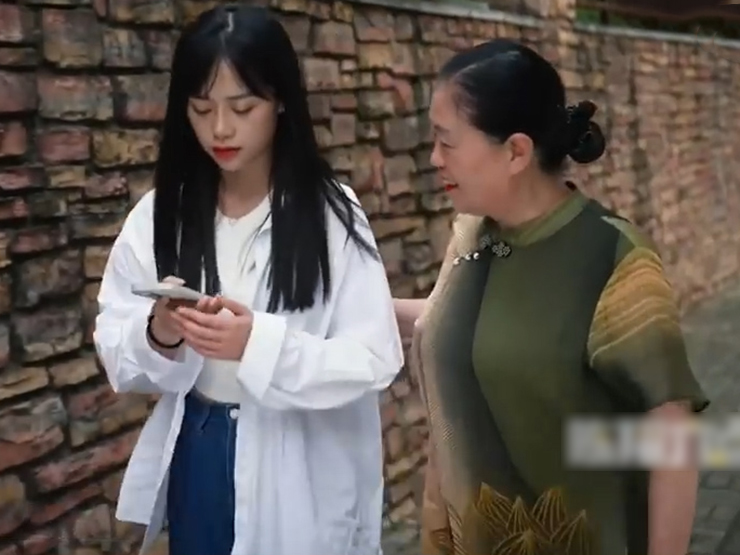 Clip hài hước - Cái kết khó đỡ khi câu chuyện được truyền miệng qua các "bà tám"