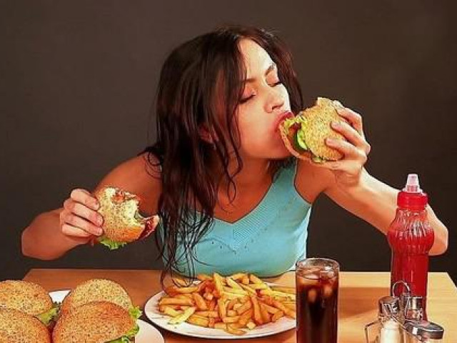 Sức khỏe đời sống - Những thói quen ăn uống "phá nát" dạ dày, nhiều người Việt thường mắc phải