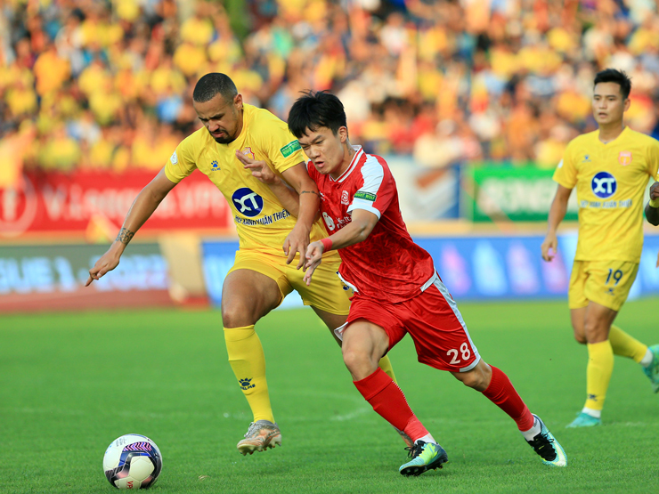 Video bóng đá Nam Định - Viettel: Phản lưới ngỡ ngàng, chiến thắng đầu tiên (Vòng 8 V-League)