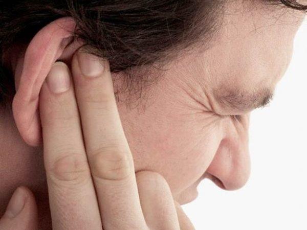Thường xuyên bị ù tai, chóng mặt, chớ coi thường vì đây là triệu chứng của nhiều bệnh lý nguy hiểm - 1