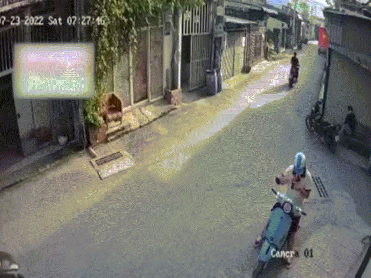 Pháp luật - Clip thanh niên kiên quyết níu giữ xe máy, bị tên trộm kéo lê trên đường