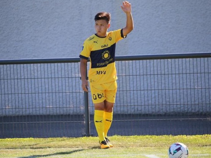 Bóng đá - Quang Hải lạc lõng vì Pau FC chơi "tạt cánh đánh đầu", fan Việt ngán ngẩm