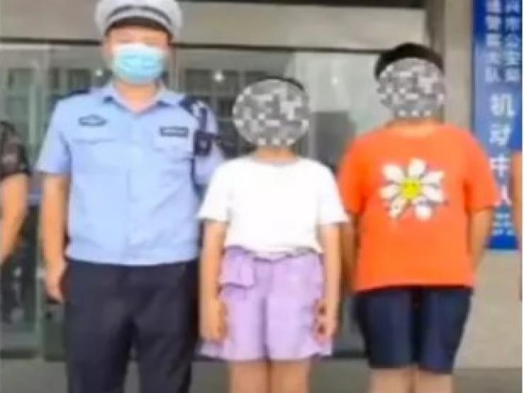 Bạn trẻ - Cuộc sống - Bé trai 12 tuổi chở em gái đi 200km bằng ô tô của bố, tốc độ di chuyển gây choáng