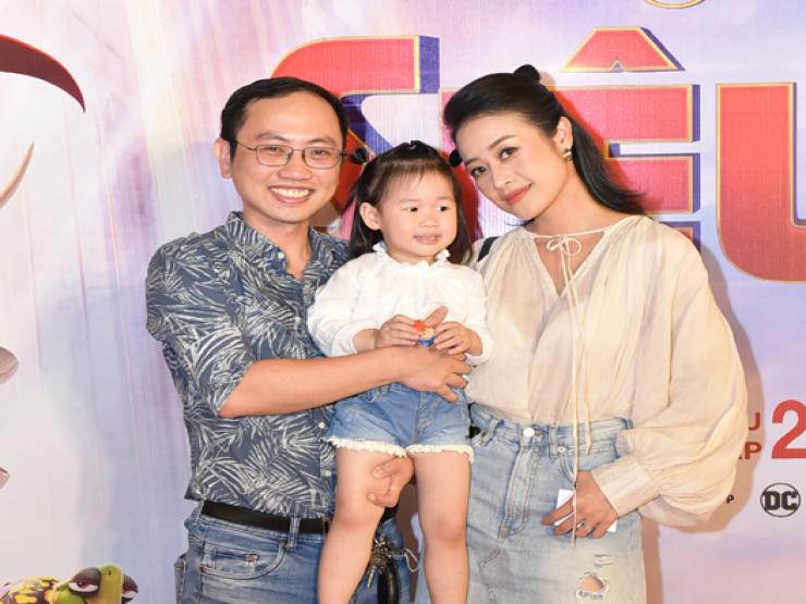 MC Phí Linh cùng ông xã hội ngộ loạt gia đình sao Việt
