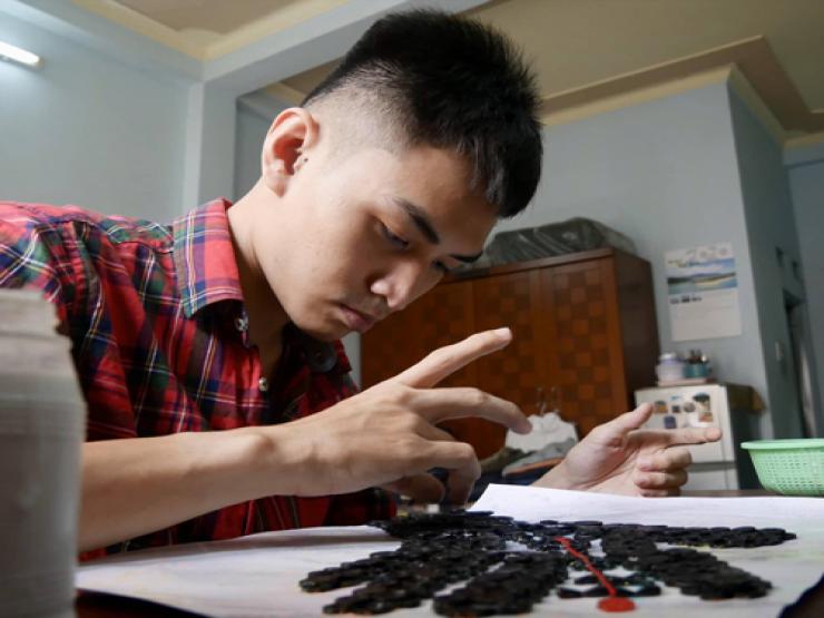 Thị trường - Tiêu dùng - 9x lấy “rác thải” về làm tranh, có bức bán giá lên đến hơn 2 triệu đồng