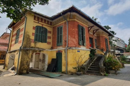 Kinh doanh - Kinh phí thuê “thần đèn” di dời biệt thự Pháp cổ ở Huế là bao nhiêu?