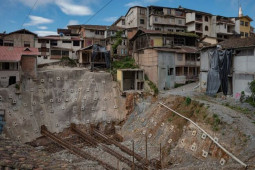 Kinh doanh - Nghịch lý: Nằm trên núi vàng tỷ đô nhưng lúc nào cũng nơm nớp lo sợ