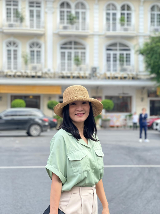 Hồng Đào trẻ trung bất ngờ những ngày cuối ở Sài Gòn trong chuyến về thăm Việt Nam ngắn ngày đầu tháng 7/2022