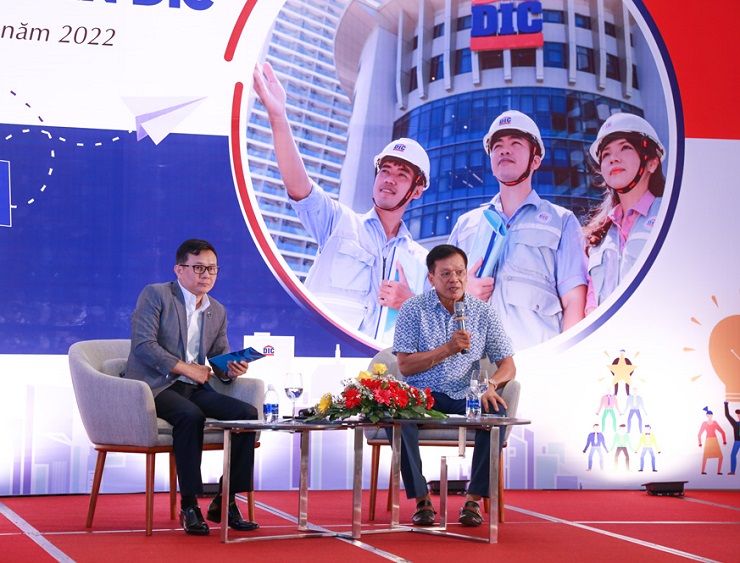 Đại gia Nguyễn Thiện Tuấn (phải) đang trực tiếp nắm giữ khối tài sản hơn 2.160 tỷ đồng tại doanh nghiệp mình làm Chủ tịch