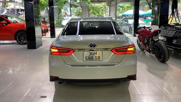 Toyota Camry 2022 biển số tứ quý 8 được chào bán giá hơn 3 tỷ đồng - 4