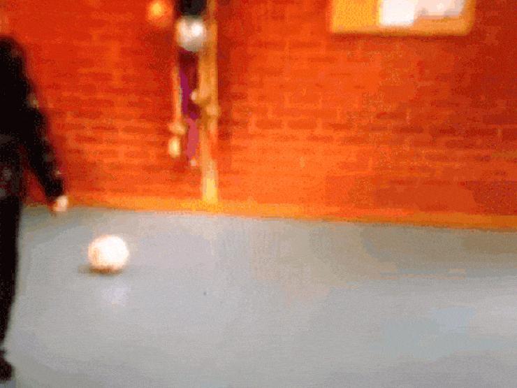 Tranh vui - Đỡ không nổi với những màn "tầu hài cực mạnh" trong bóng đá