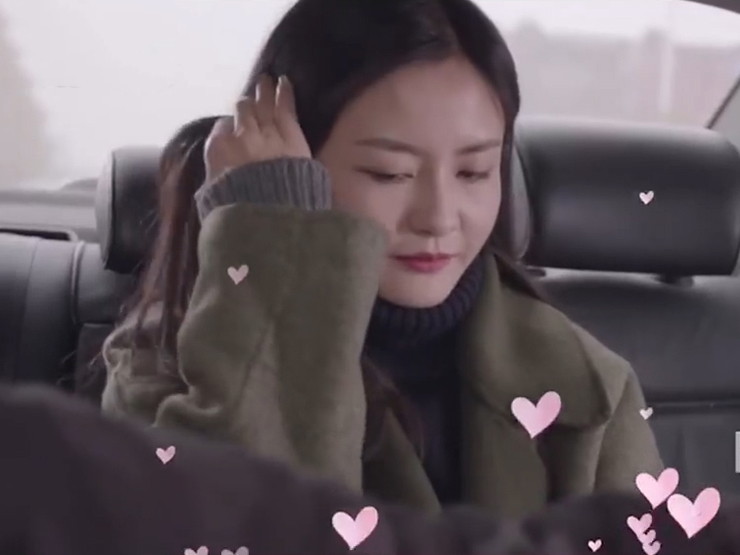 Clip hài hước - Cô gái "hiểu nhầm" tai hại khi người đàn ông nhìn mình chằm chằm