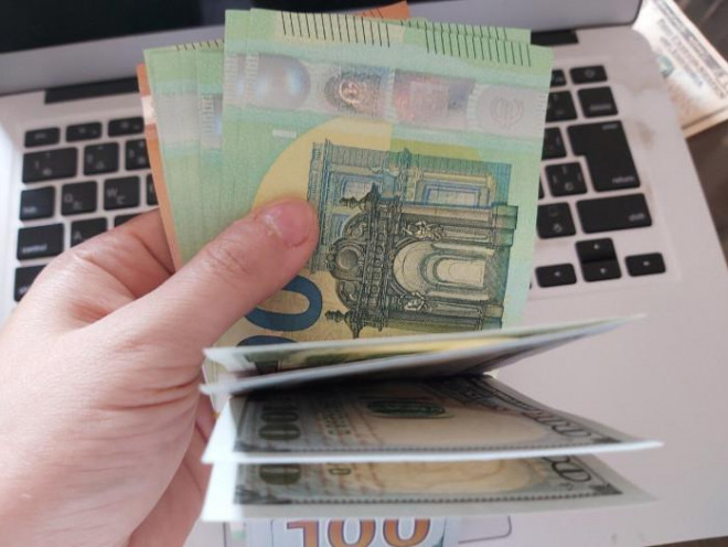 Thời gian gần đây giá Euro giảm mạnh