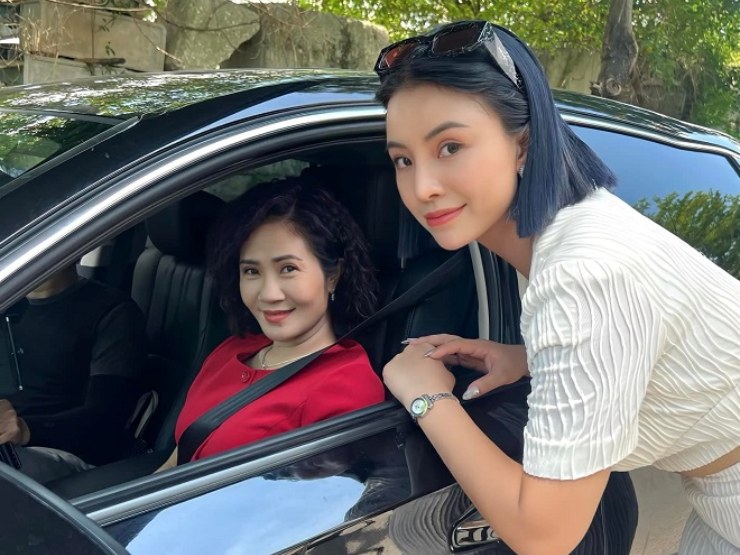 Phim - "Hội phu nhân" của phim "Cảnh sát hình sự hot nhất VTV" tụ họp khiến dân tình đồn đoán