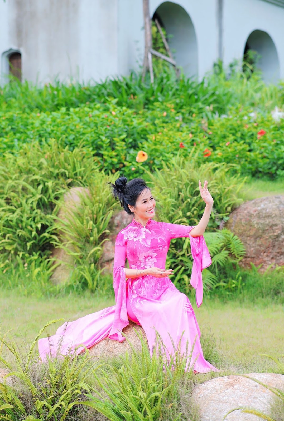 Cô giáo Quảng Ninh “siêu điệu” khi diện áo dài trước thềm khai giảng