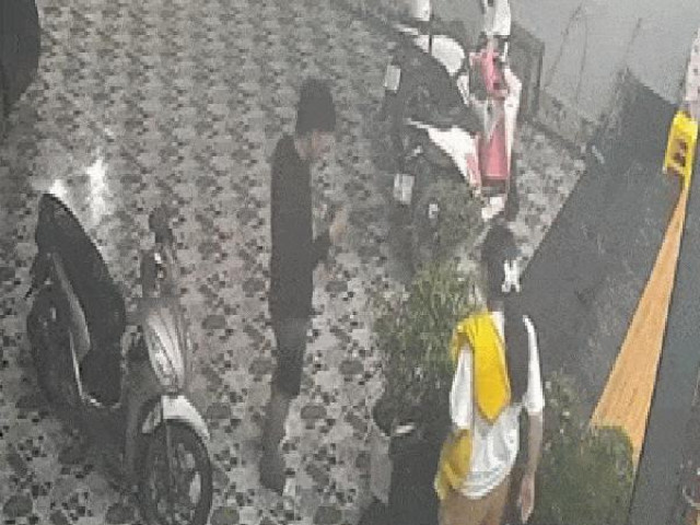 Bạn trẻ - Cuộc sống - Dở khóc dở cười với khoảnh khắc vồ ếch liên hoàn của 4 cô gái trong căn nhà mới