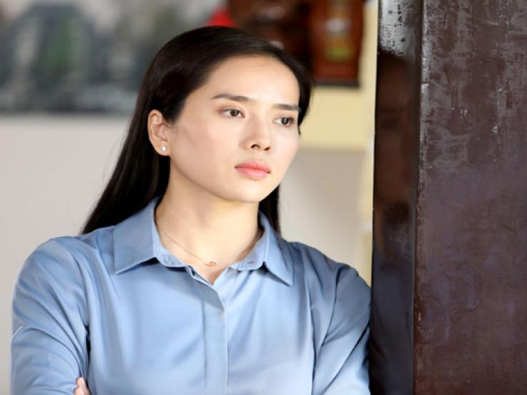 Phim - "Mỹ nhân khóc" Bella Mai đóng phim tới 3 giờ sáng