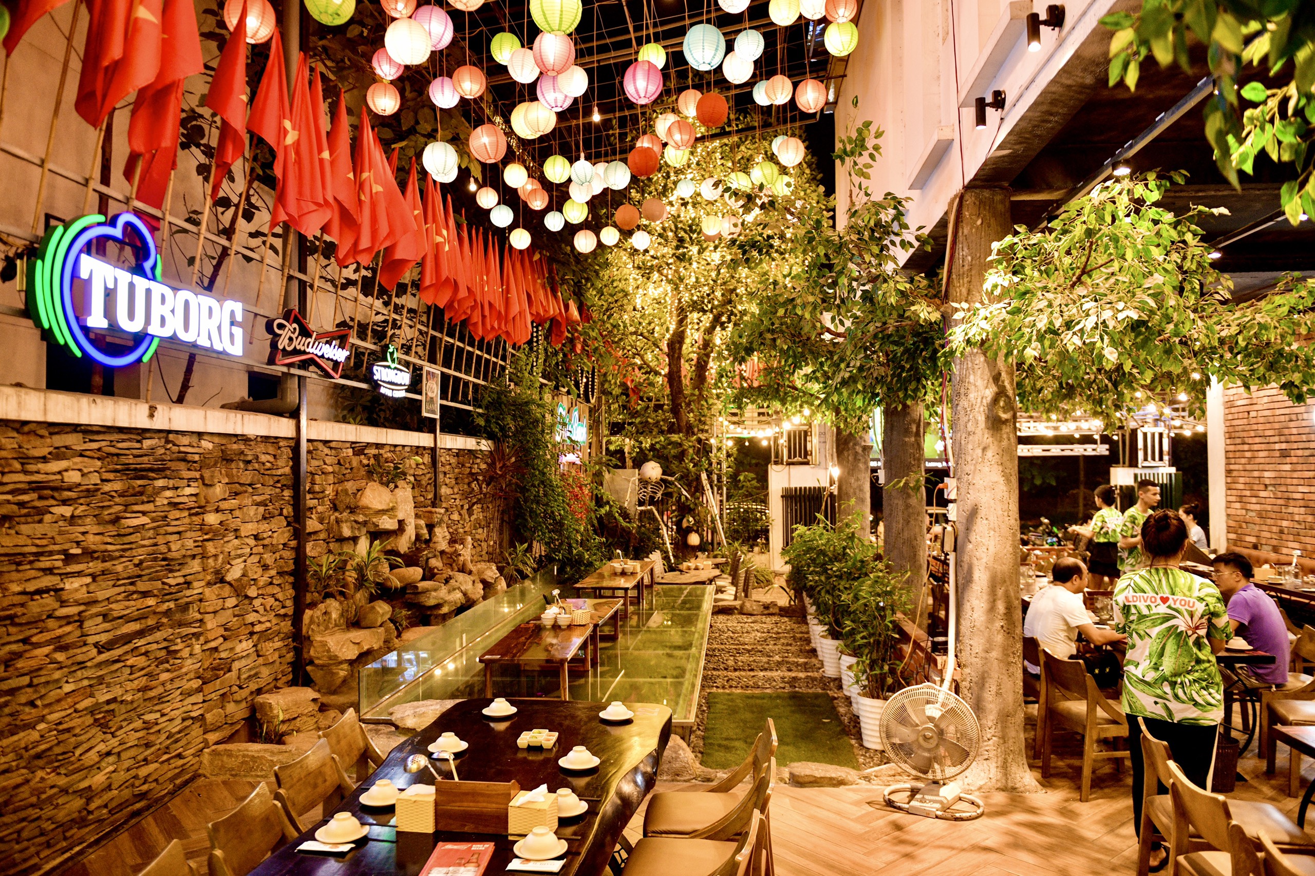 Quán IL DIVO cơ sở BT6-4 Nguyễn Xuân Khoát - Nhà hàng sân vườn có góc check-in siêu ấn tượng tại Hà Nội - 2