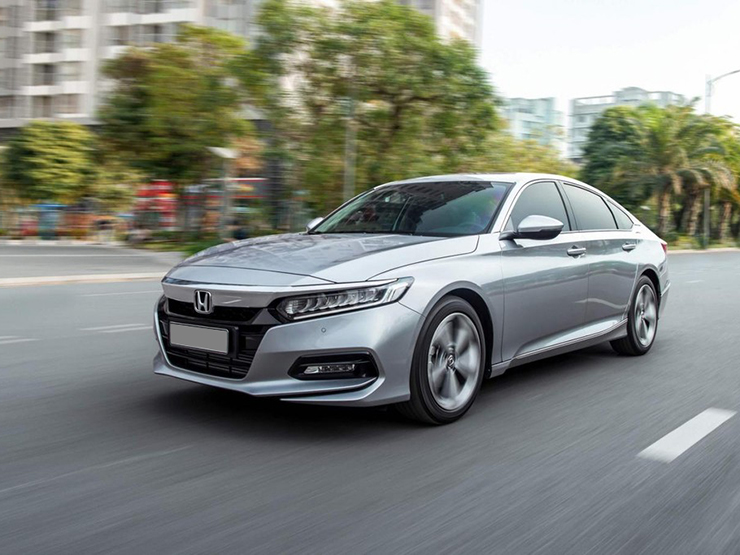Tin tức ô tô - Đại lý "xả hàng" Honda Accord, giảm giá gần 300 triệu đồng