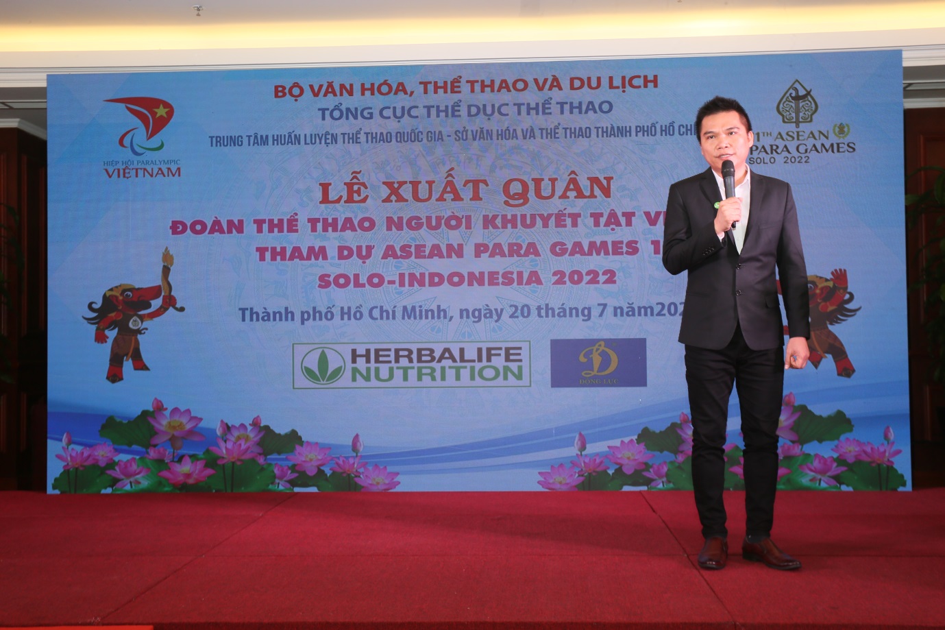 Ông Nguyễn Thành Đạt, Giám đốc Truyền Thông Herbalife Việt Nam phát biểu tại buổi lễ