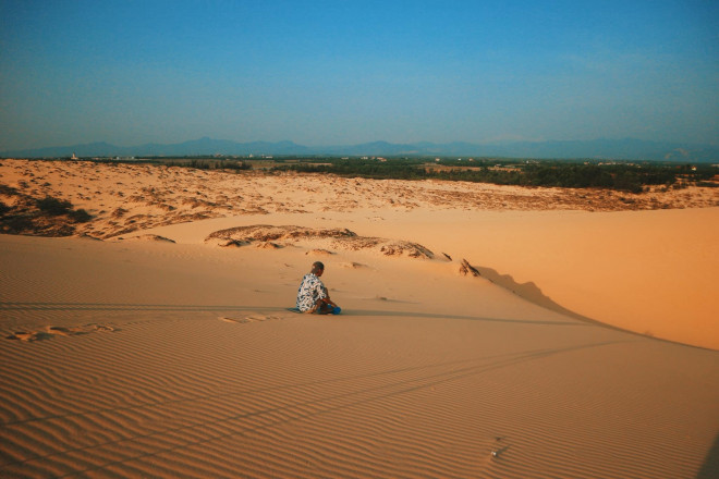 Đến cồn cát Quang Phú trải nghiệm trò chơi trượt cát, lái xe địa hình - 9